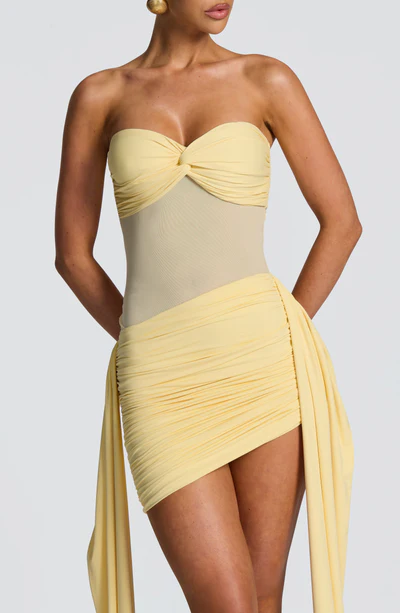 Vestido Curto Sem Alças Detalhe Assimétrico Pendurado Modern Fiorella