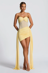 Vestido Curto Sem Alças Detalhe Assimétrico Pendurado Modern Fiorella